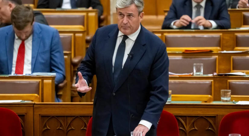 Több ezer oldalnyi iratot foglalt le a rendőrség Kapitány Istvánék Eximbankkal kapcsolatos feljelentése után