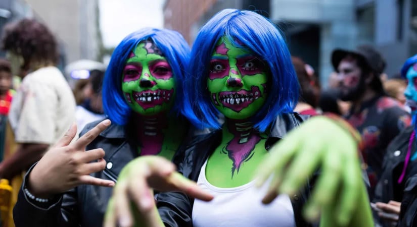 Zombik lepték el Mexikóváros utcáit – hátborzongató fotók készültek