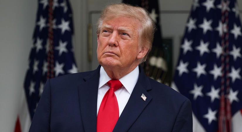 Trump kitiltaná az újságírókat és úszómedencét építene a Fehér Ház sajtószobájának helyére