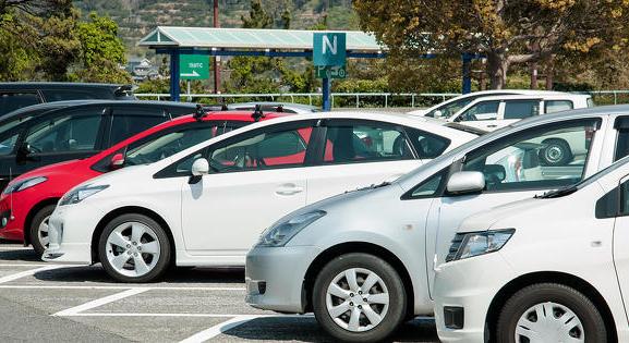 Vadonatúj parkolórendszert vezetne be a Fővárosi Önkormányzat