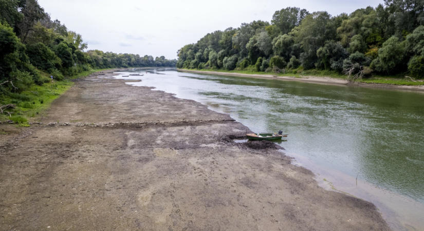 Rejtélyes piramisra bukkantak a Tiszában, nem mindennapi felfedezést tett egy búvár