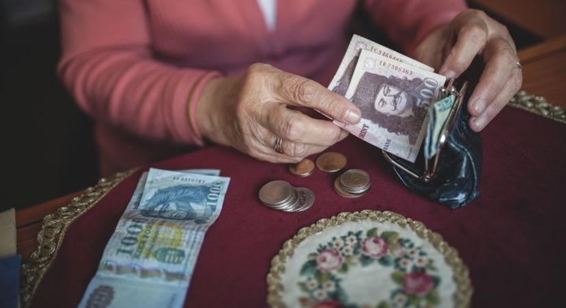 Hiába várják idén a SZÉP-kártyát a nyugdíjasok, ez a bejelentés mindent megváltoztat!