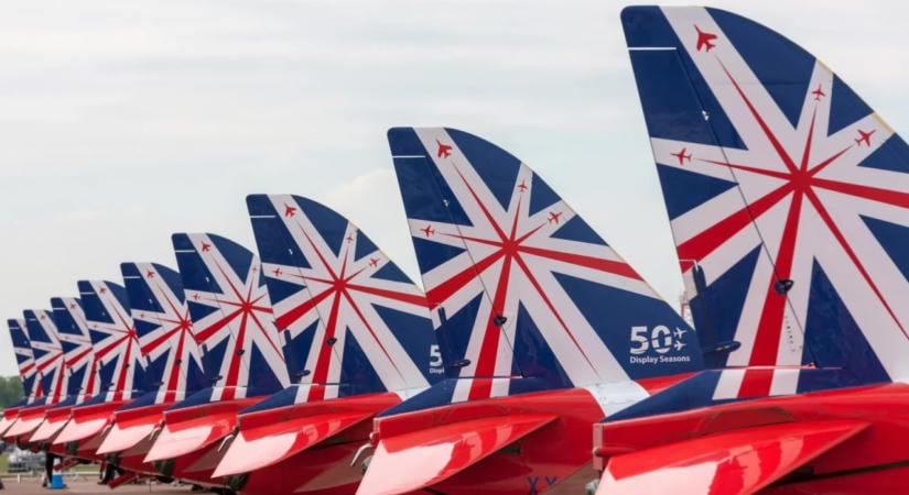 Robbanószerek után kutatnak a rendőrök és a katonák egy brit légitámaszpontnál