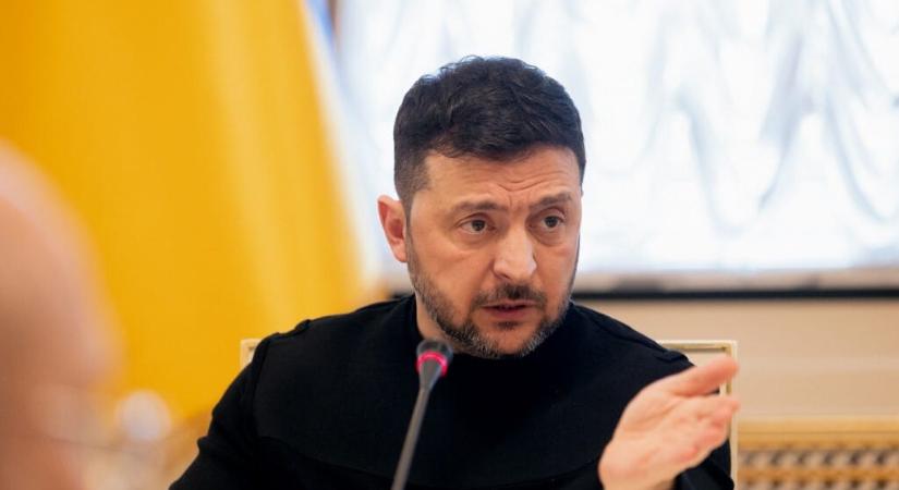 Bloomberg-vélemény: Zelenszkij jól döntött, amikor a védelmi miniszter után a hadsereg főparancsnokát is menesztette
