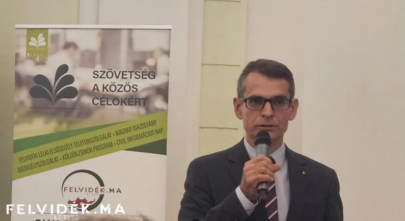 Elítéli a rimaszombati emlékmű meggyalázását a kisebbségi kormánybiztos