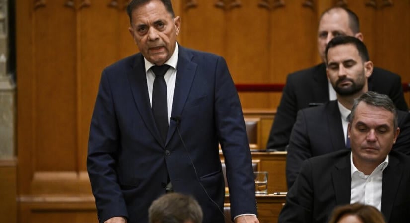 Felfüggesztették Pócs János, Kocsis Máté és Panyi Miklós mentelmi jogát