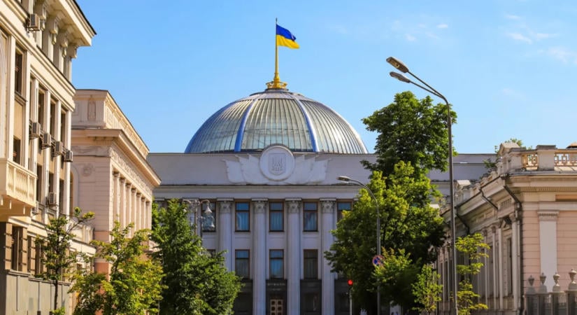 Elfogadta az ukrán parlament a kisebbségi nyelvű oktatásról szóló törvényt