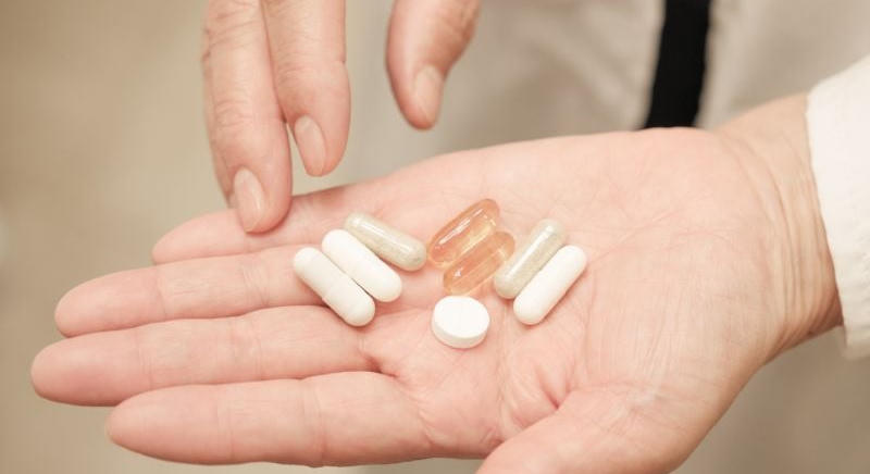 Maradandó idegkárosodást okozhat a népszerű vitamin – rengetegen szedik napi szinten