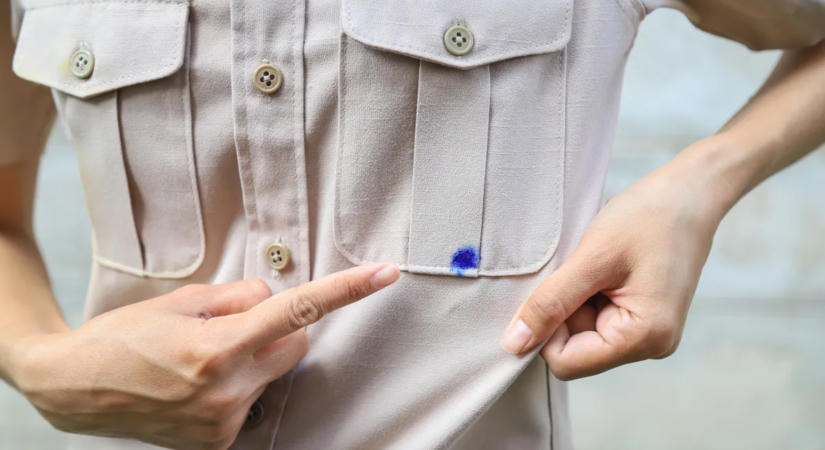 Többet nem lesz rémálom a tintafolt eltávolítása: így jön ki egyszerűen a toll nyoma a ruhából
