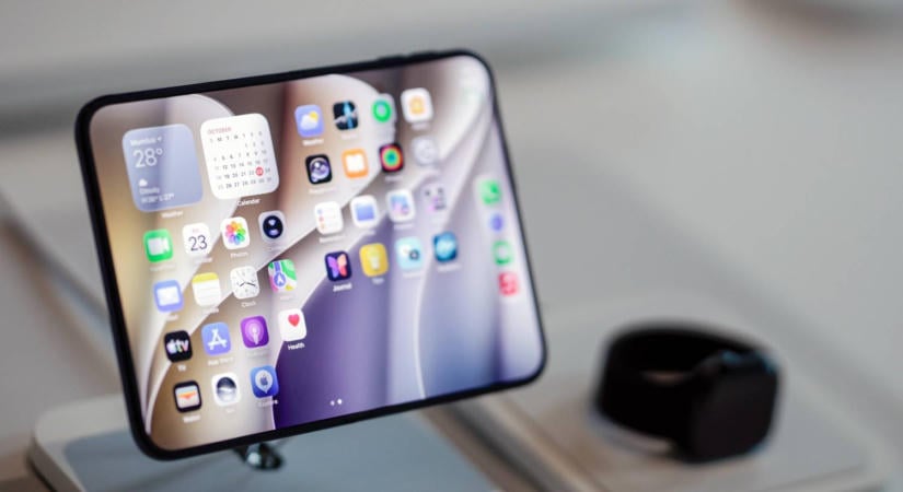 Egy férfi 10 ezerszer hajtotta össze az iPhone Duót: így bírta a strapát a készülék