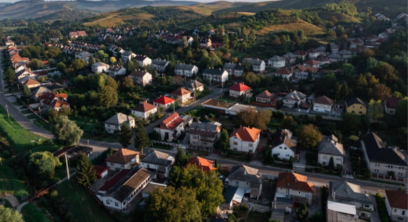 Nagyon rosszul járhat, akinek ilyen háza van: alig lehet eladni, főleg az idősek esnek drága csapdába