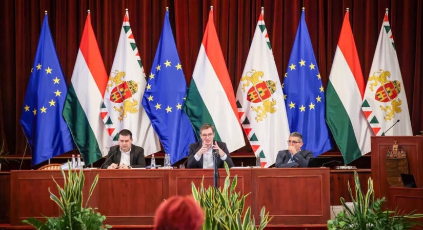 Unicummal indult, veszekedéssel ért véget a Fővárosi Közgyűlés rendkívüli ülése