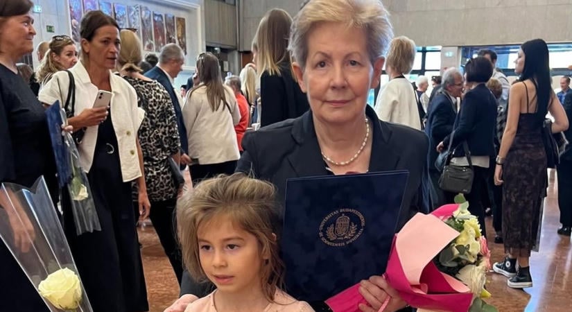 Aranydiploma az Oroszlán patika gyógyszerészének