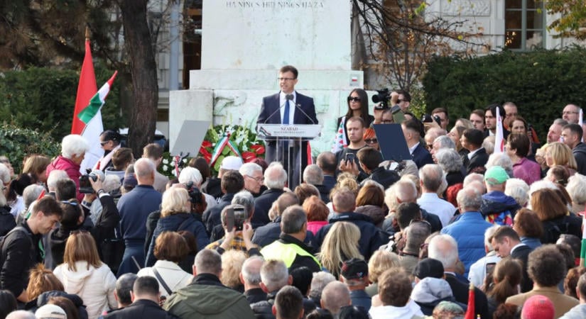 Békemenet helyett zászlómenetet tartott a Fidesz