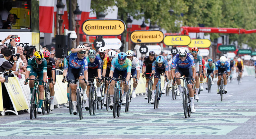 Óriási botrány a Tour de France-on: ököllel esett egymásnak két szurkoló – videó