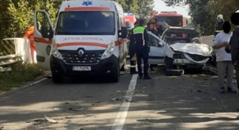 Kisteherautó és szeméygépkocsi ütközött, egy férfi meghalt