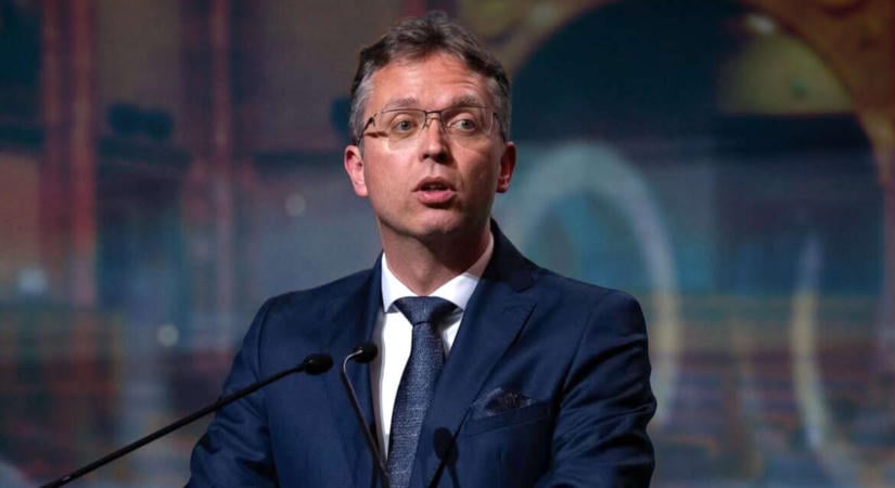 Hankó Balázs arra számít, még ma vezetőszáron viszik el, közben az NVVH megnevezte első négy ügyét