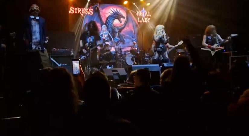 Az élet a padlóra küldte, ő a színpadon állt fel újra - Metal Lady buliján többszázan csápoltak