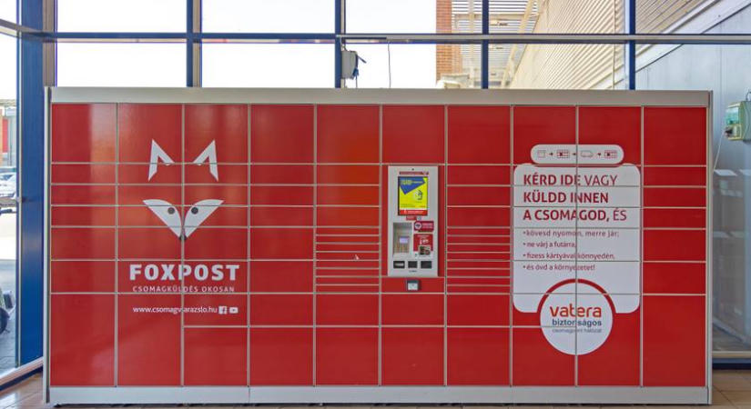 Sokkal gyorsabb csomagküldést ígér októbertől a Foxpost: ezzel a módszerrel lesz kevesebb a téves kézbesítés