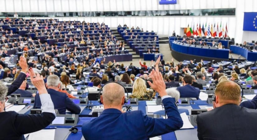Több mint egy tucat EU-tagállam követeli az „obstruktív” vétójogok eltörlését