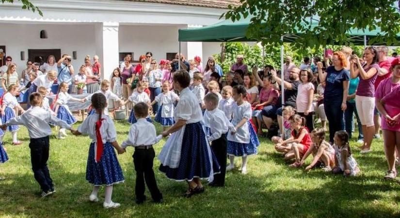 A méz és a méhecske állt a békési program középpontjában