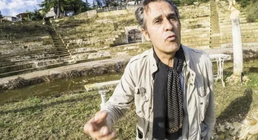 Két éven át fejte a turistákat a kamu amfiteátrumával, pedig lépten-nyomon kilógott a lóláb