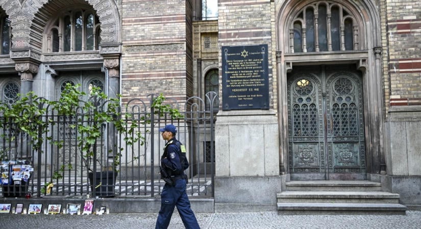 Törött üveggel támadtak rá és vagdostak össze egy Dávid-csillagos nőt Berlinben