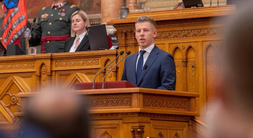 Magyar Péter: Két éve mondom, hogy két ciklusban korlátozzuk a miniszterelnök és az országgyűlési képviselők mandátumát