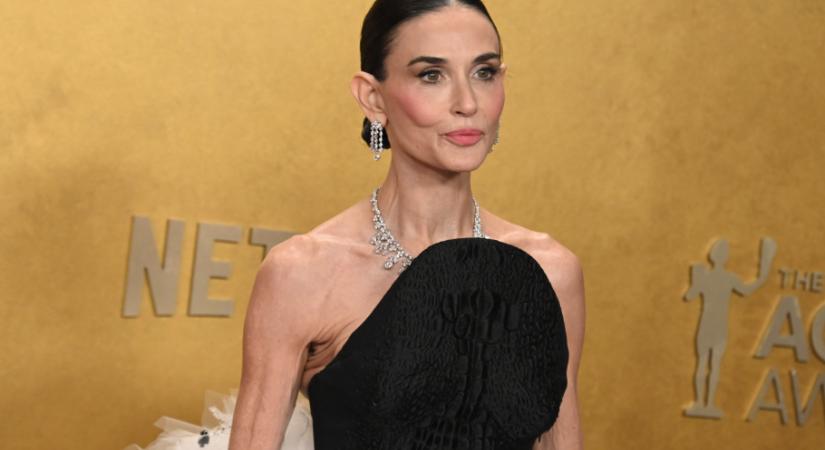 Demi Moore látványos kalapjáról beszél most mindenki, lehetetlen volt nem észrevenni – FOTÓK