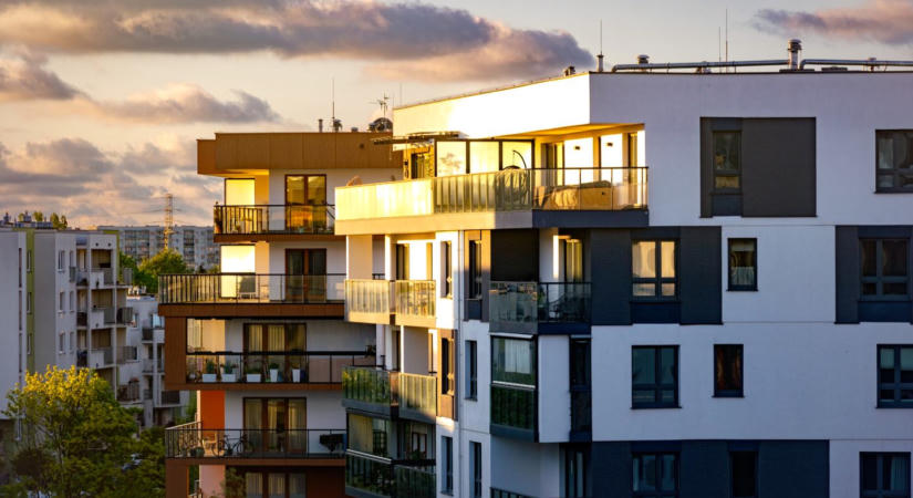 Adót vetnének ki az üres lakásokra és az Airbnb-re: itt a lakáspolitikai javaslatcsomag