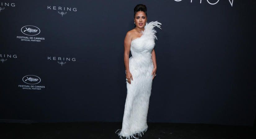 Salma Hayek bomba formájának titka