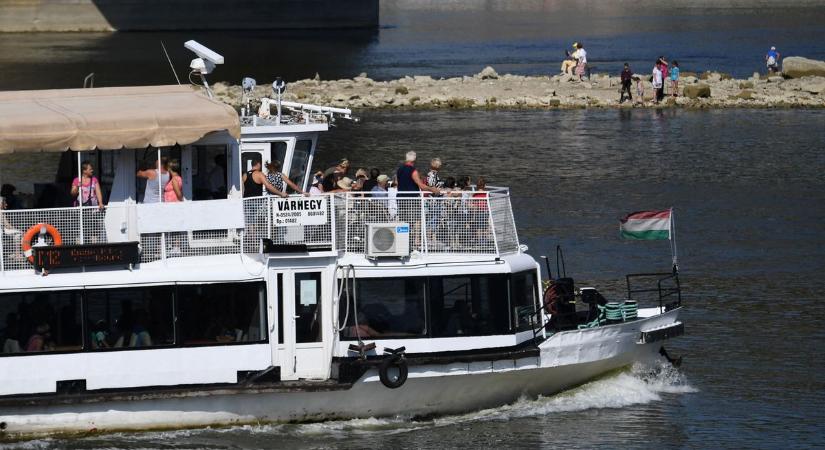 Kritikus szinten a Duna vízállása, döntés született Budapestről: a Margitszigeten zárnak először, a hajók sem a megszokott útvonalon járnak