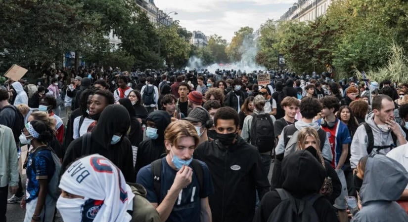 Több tízezer diák vonult a francia utcákra