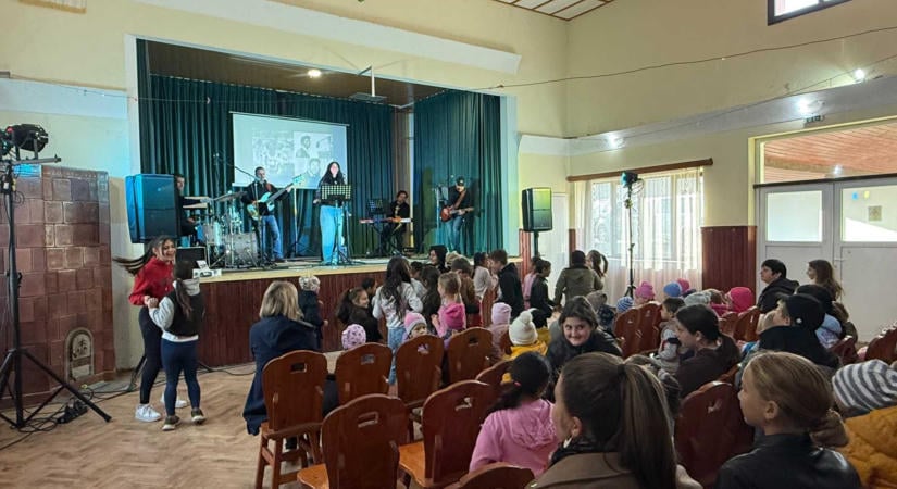 Pop-rock időutazás indul a háromszéki falvakban