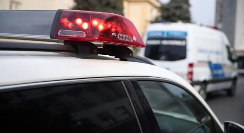 Nem adott elsőbbséget, ütközött, majd továbbhajtott egy sofőr Pécsen