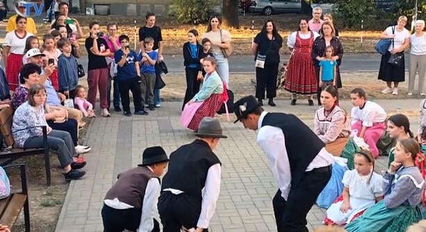 DSTV: a folklór kincsei nyomában