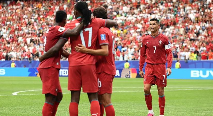 Ronaldo megtörte gólcsendjét, duplázott, Portugália pedig kiütötte Üzbegisztánt