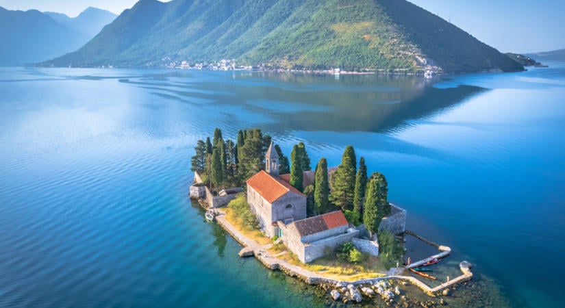 72 óra Montenegróban