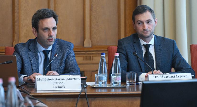 Szerdán már hatályba lép a devizahiteles eljárásokat leállító törvény, miután Sulyok Tamás aláírta