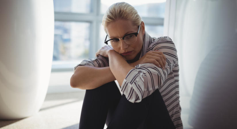Nem érzed magad önmagadnak? A perimenopauza 9 korai jele, amely már a negyvenes éveid előtt megjelenhet