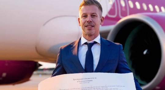 Magyar Péter elrepült a pápához