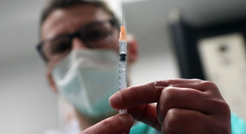 Megérkeztek a friss vírusadatok: 154 elhunyt, 519-en vannak lélegeztetőgépen
