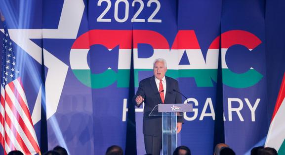 Fasisztabarát konferenciát rendeztek Budapesten az amerikaiak Orbán vezérszónoklatával