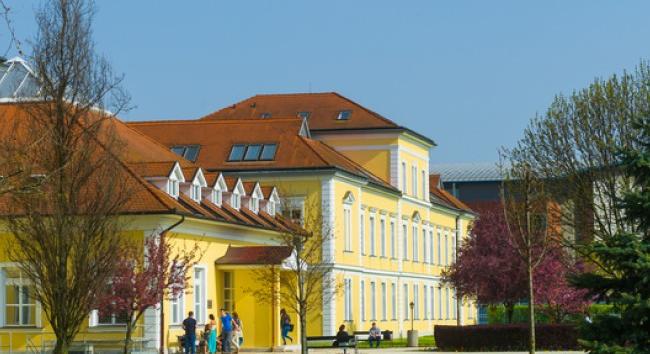 Online bemutatkozót tart a debreceni jogi kar