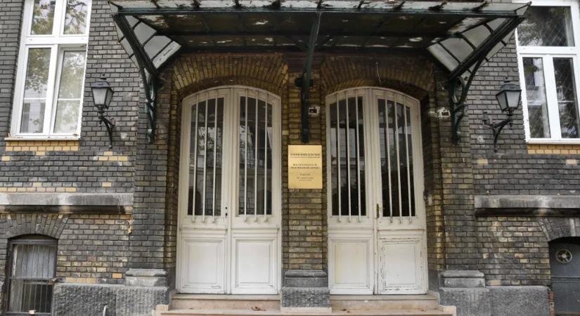 Egy klinikai vizsgálat miatt nyomoznak a Semmelweis Egyetemen