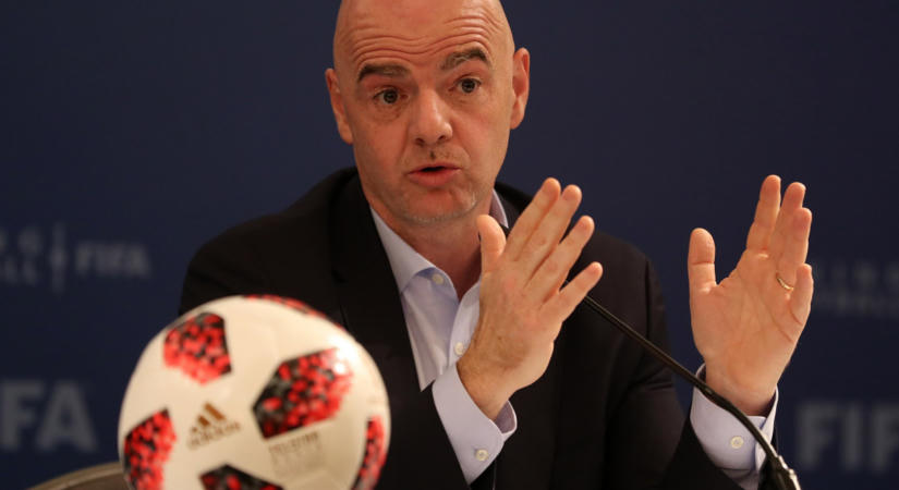 Gianni Infantino Marokkóban kénytelen magyarázkodni