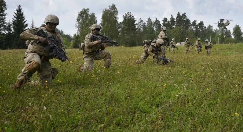 Nagy átrendezés jöhet a NATO-ban: amerikai katonákat vonhatnak ki Európából