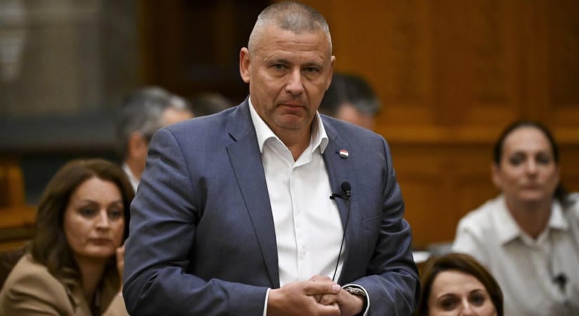 A kormány mérlegeli az uniós védelmi hitel felvételét