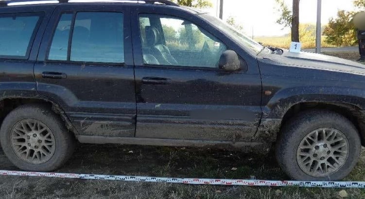 Kondorosról kötötték el a terepjárót, gyanús anyagok lapultak az utasaiknál