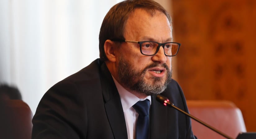 Kármán András tegnap esti rendkívüli bejelentése mindenkit érint: gyökeres változás jön az adózásban!